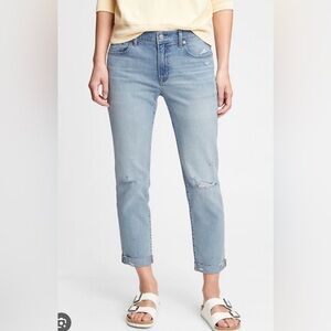 GAP midrise girlfriend Jean with washwell
